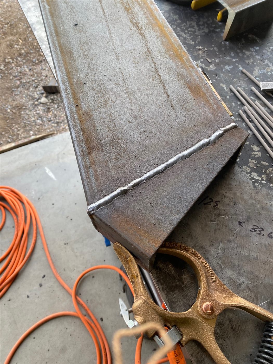 Welded stair stringer